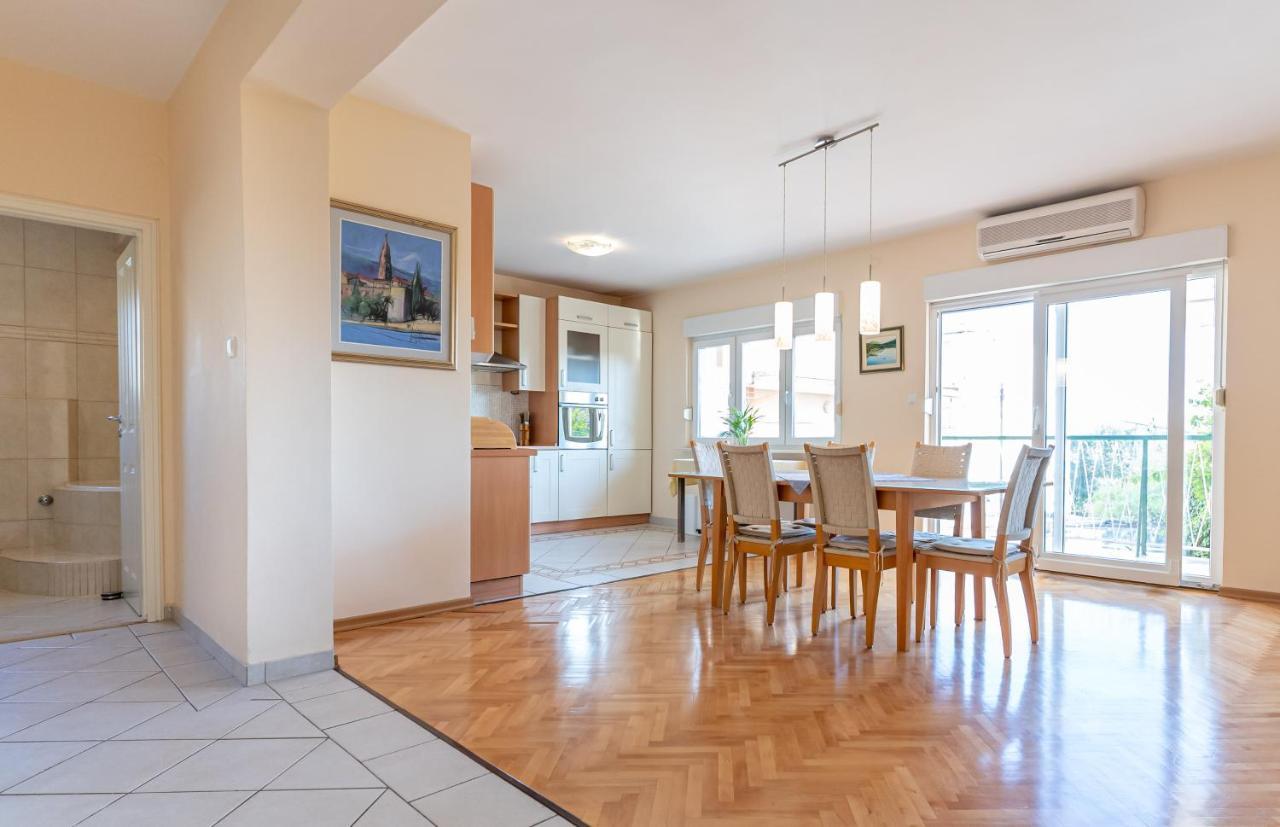 Apartment Luno Kastela Exterior photo