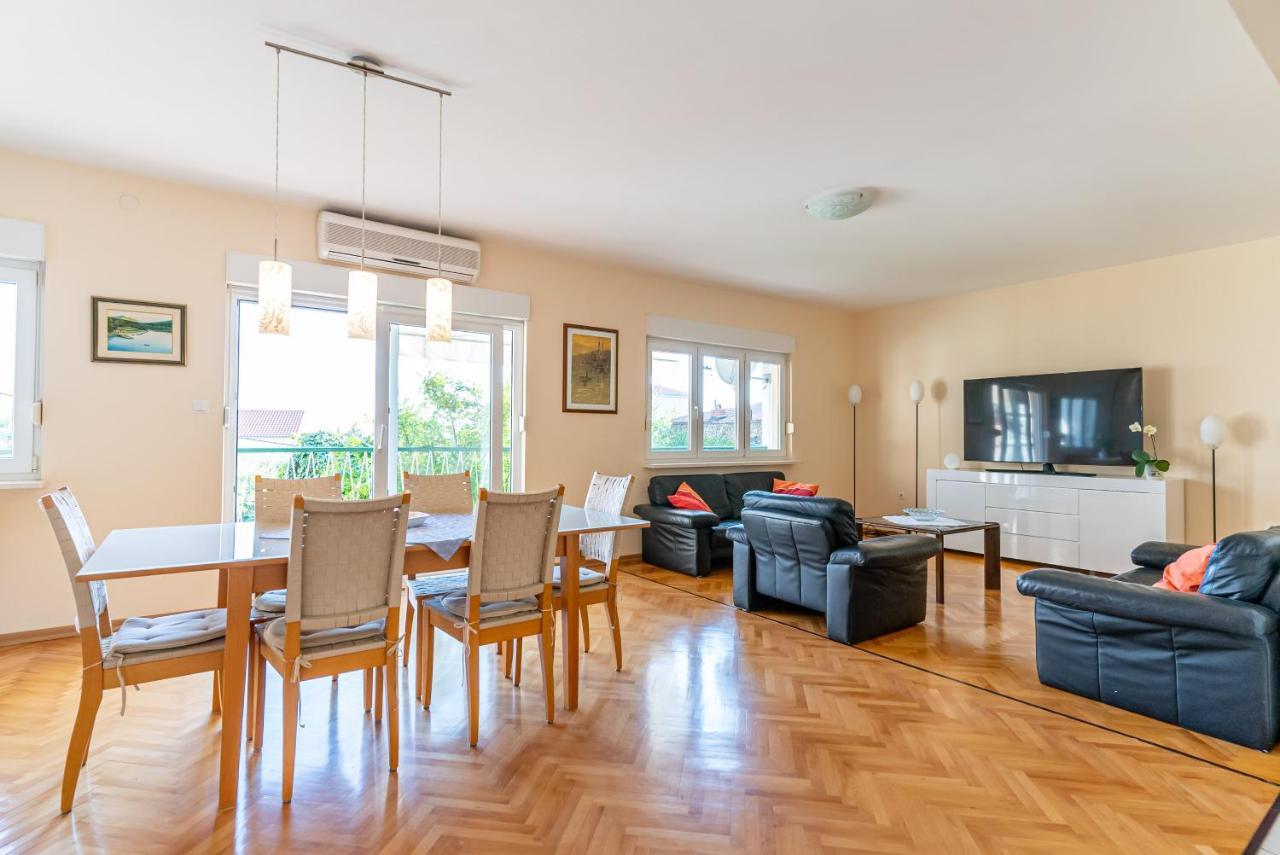 Apartment Luno Kastela Exterior photo