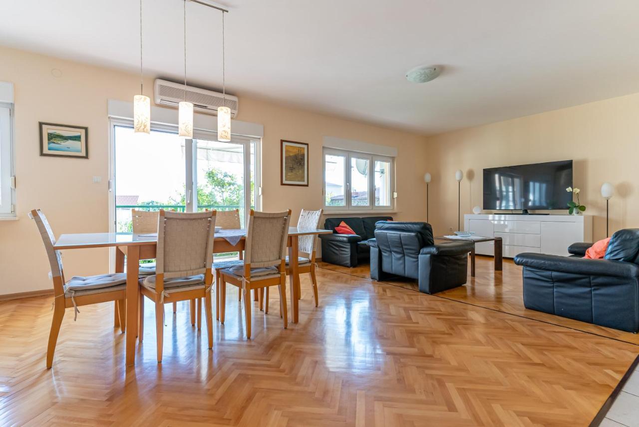 Apartment Luno Kastela Exterior photo
